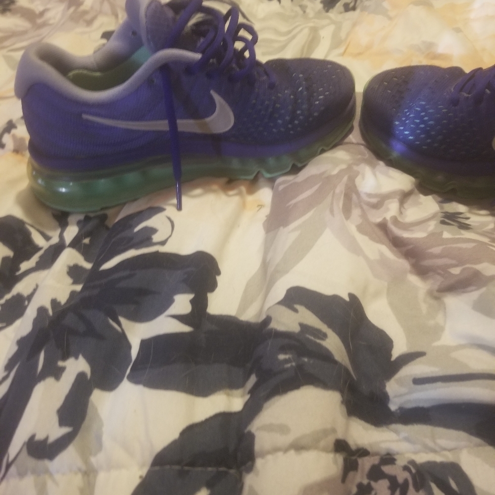 Shoes - Picture 5 of 13